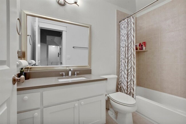 Building Photo - 13001 Hymeadow Dr