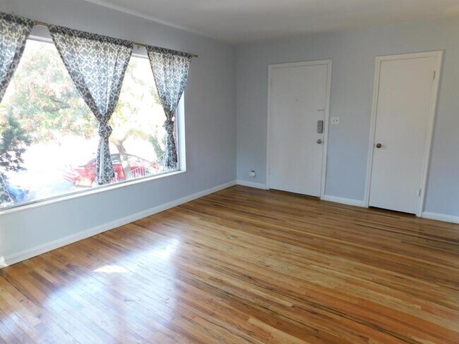 Building Photo - 1507 S 700 E