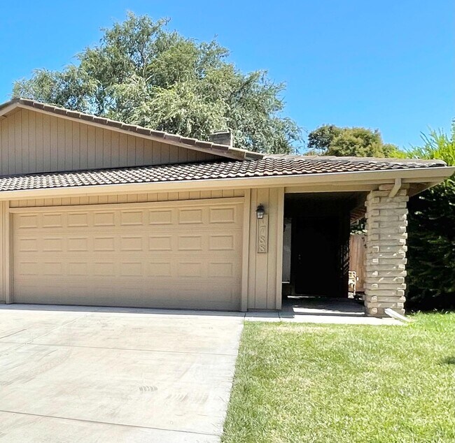 Primary Photo - 1788 Long Barn Way