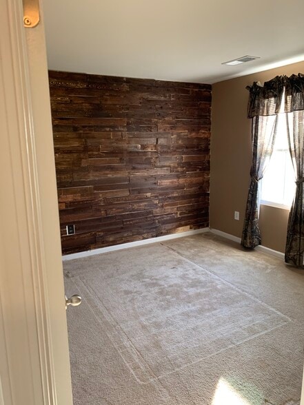 Building Photo - 120 Singleton Way