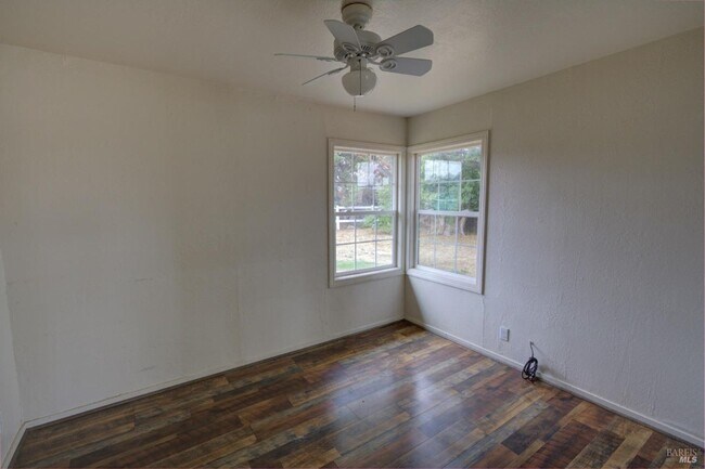 Building Photo - 201 (20300 Arnold)