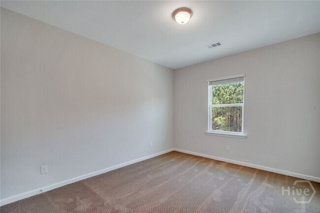 Building Photo - 69 Lower Creek Dr