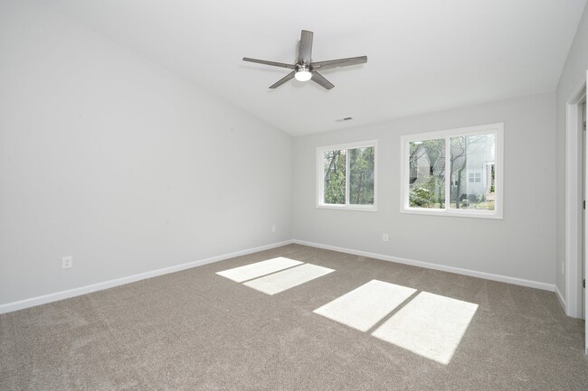 Main Bedroom - 451 Longfellow St