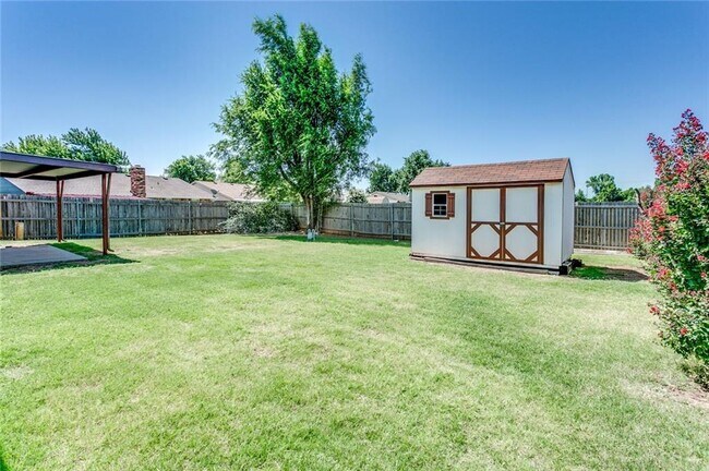 Building Photo - 1022 Garden Grove