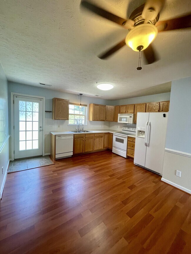 Building Photo - 1069 Blue Ridge View Cir