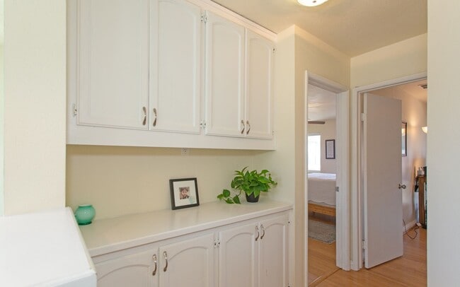 Building Photo - Carlsbad Village Furnished 2 bedroom/2 bath Long Term