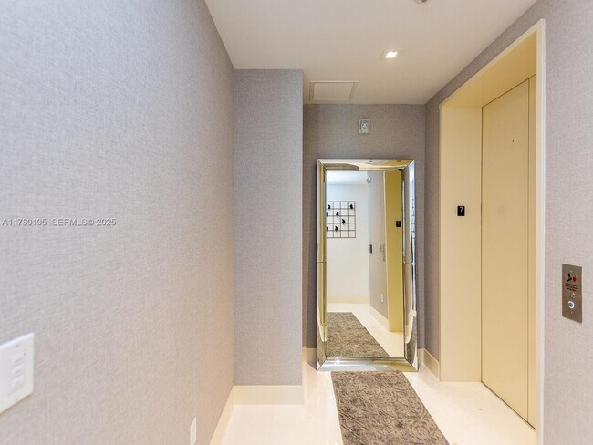 Building Photo - 16901 Collins Ave