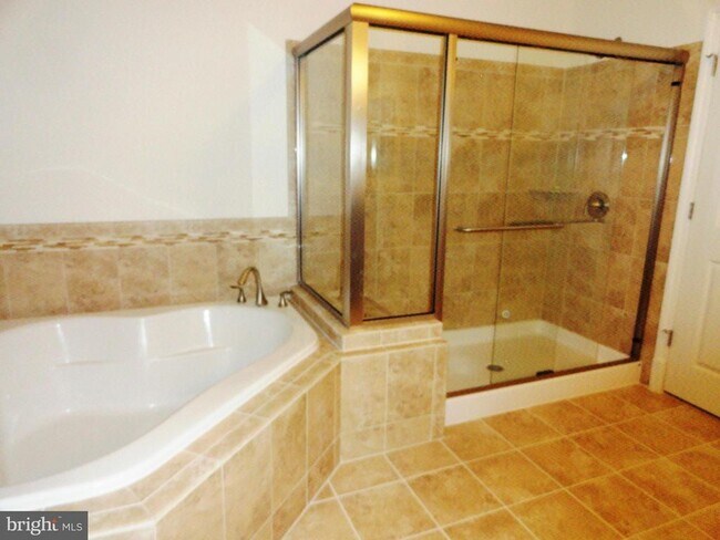 Building Photo - 3100 Stone Cliff Dr