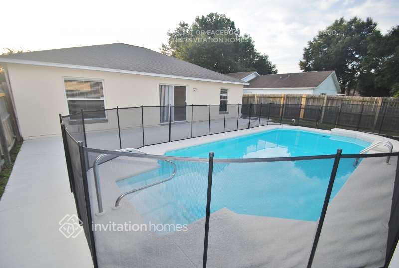 Building Photo - 250 Rhapsody Ln
