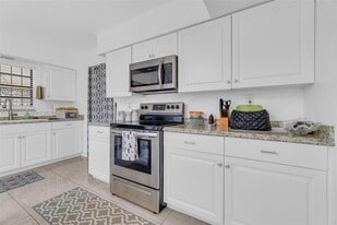 Building Photo - 2860 NW 184th St