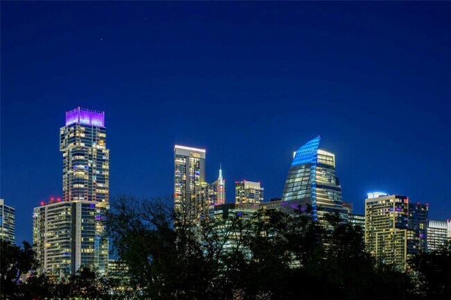 Building Photo - 210 Lee Barton Dr