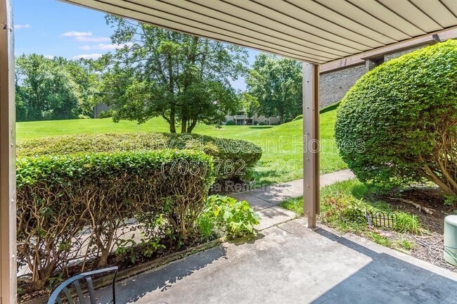 Building Photo - 5805 Royal Ridge Dr