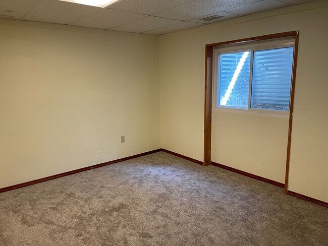Building Photo - 4 Bedroom Rancher off of Powers Blvd