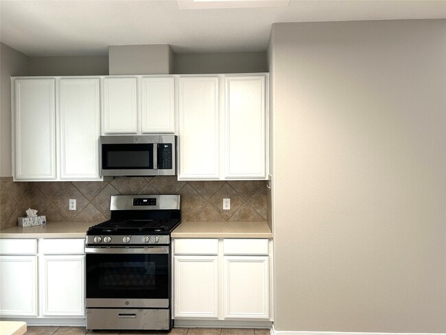 Building Photo - 18562 Carousel Creek Ct