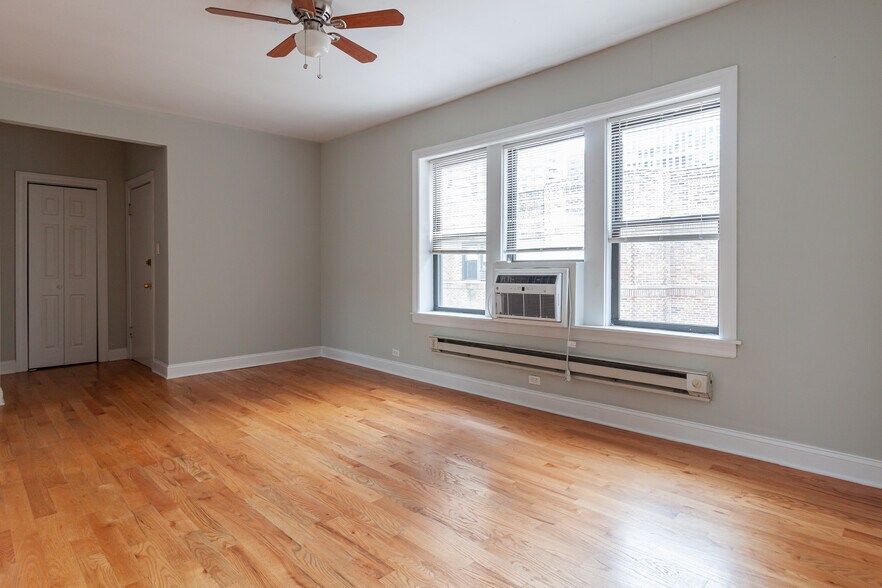 Building Photo - 3723 N Pine Grove Ave