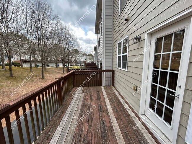 Building Photo - 2171 Weldonberry Dr