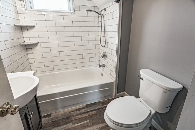 Building Photo - Renovated 2 bedroom, 1 bath townhouse in Claymont