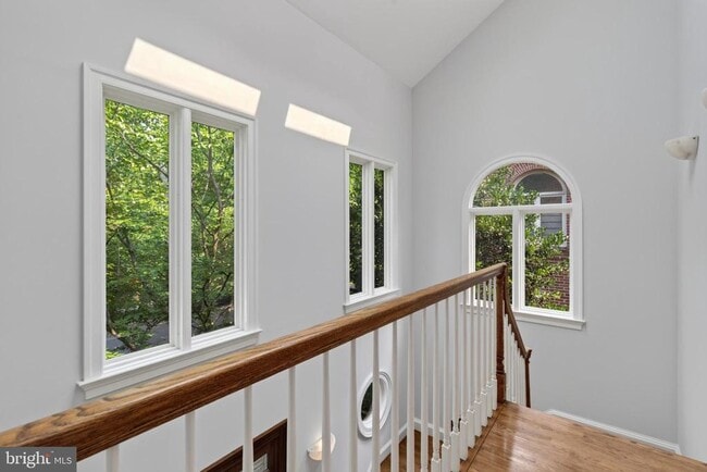 Building Photo - 5430 Chevy Chase Pkwy NW