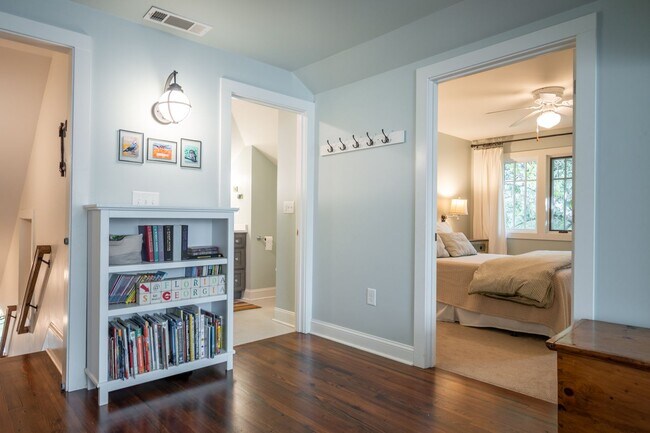 Building Photo - 290 Milledge Cir