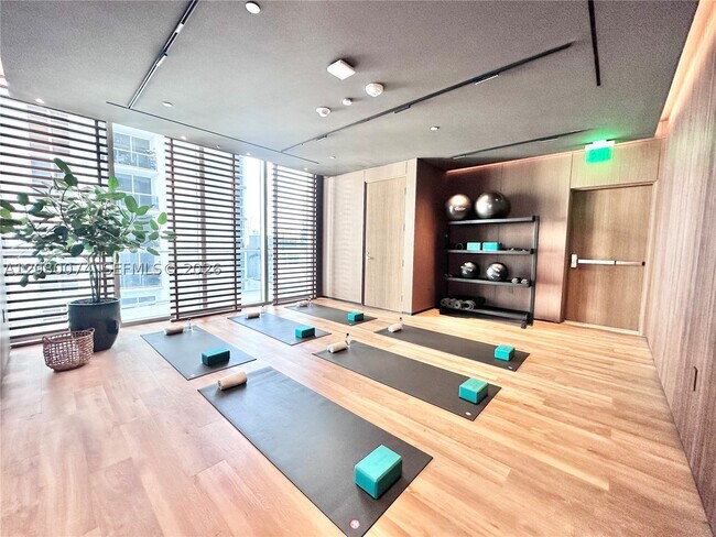Building Photo - 1400 Biscayne Blvd