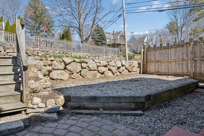 Building Photo - 78 Grove St