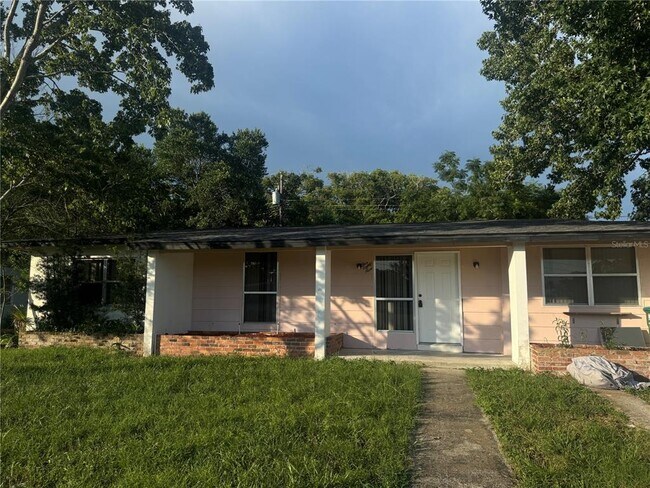 Building Photo - 589 E Normandy Blvd