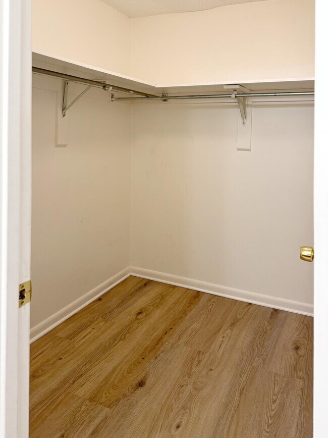 Building Photo - 606 Bayou Ln