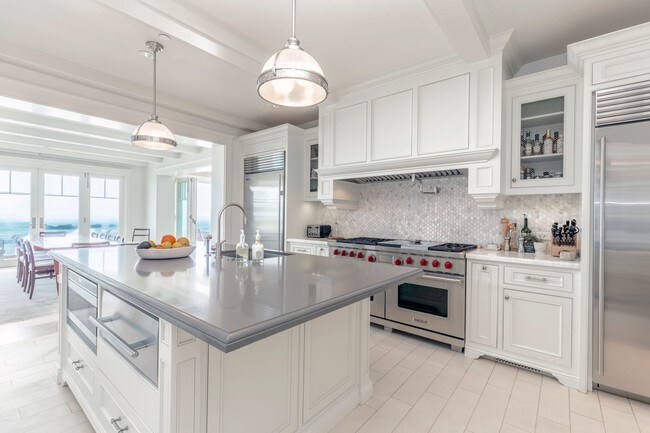 Building Photo - 119 Malibu Colony Rd