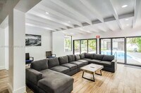 Building Photo - 2639 Monroe St