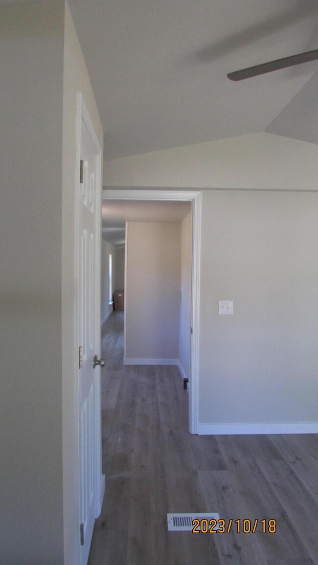 Building Photo - 6135 Robin Rd