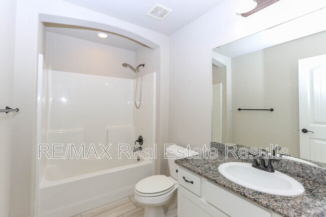 Building Photo - 4494 W Wales Dr