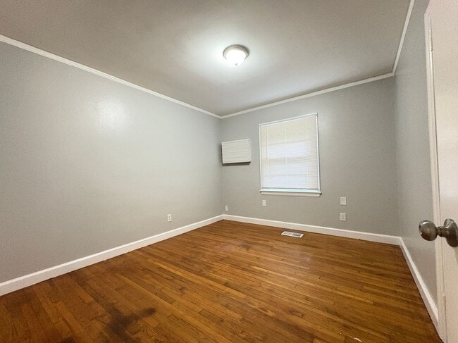 Building Photo - 3604 Pelzer Ave