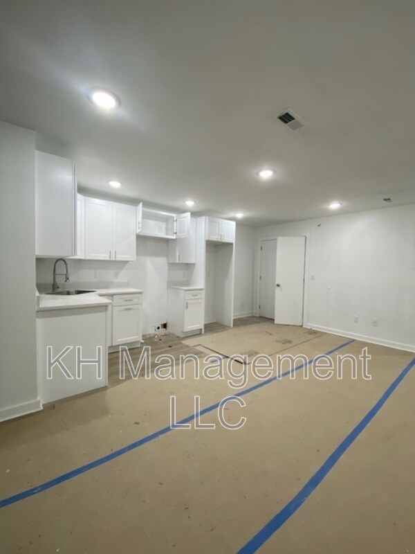 Building Photo - 3932-36 Mt Vernon St