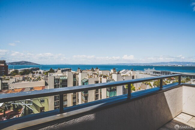 Building Photo - 101 Lombard St