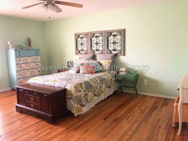 Building Photo - 733 Jares Ct
