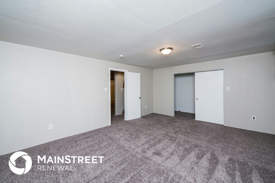 Building Photo - 10708 Varese Ln