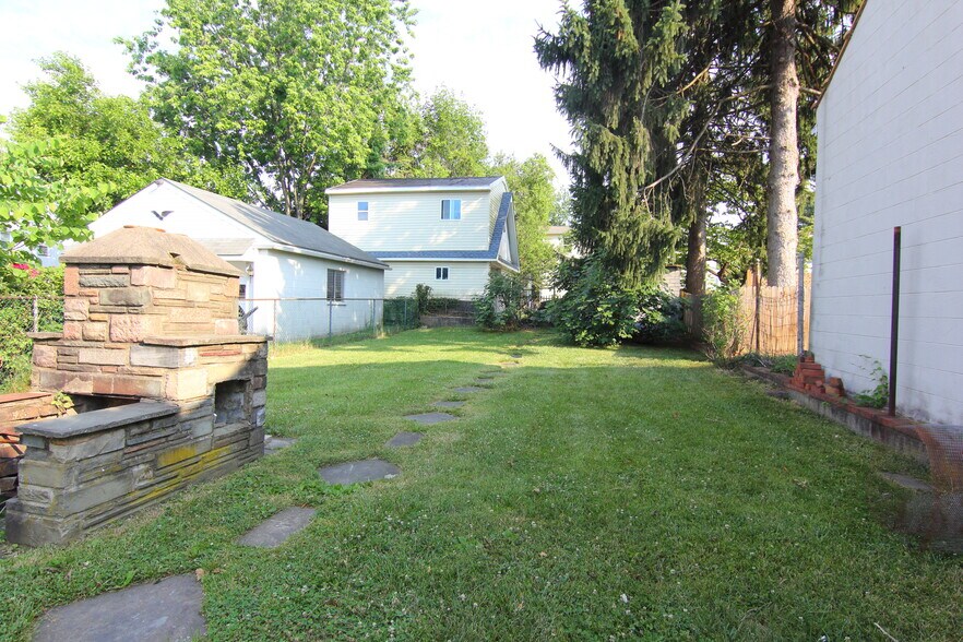 Building Photo - 772 Humphreys Rd