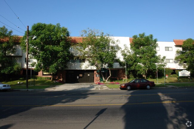 Building Photo - Hazeltine Royal Villas