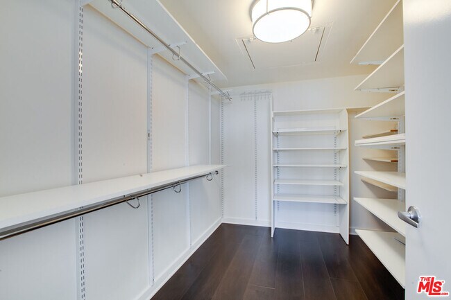 Building Photo - 1358 4th St