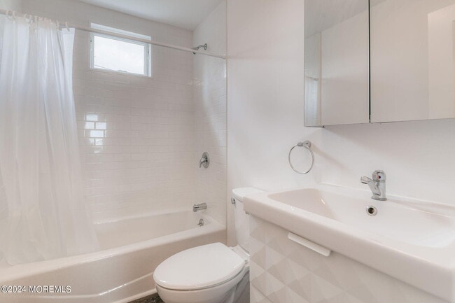 Building Photo - 109 McCabe Ave