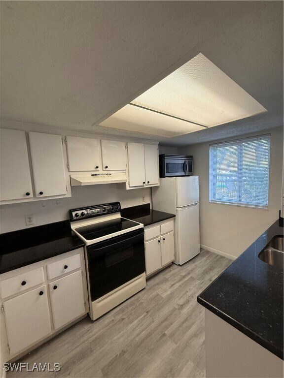 Building Photo - 12666 Kenwood Ln