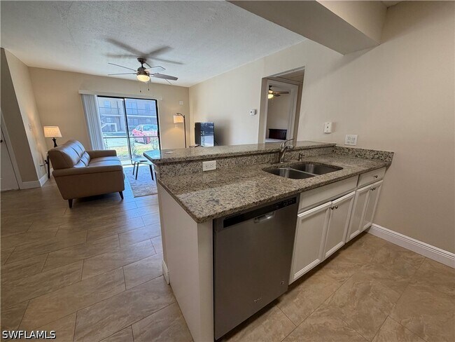 Building Photo - 5327 Summerlin Rd