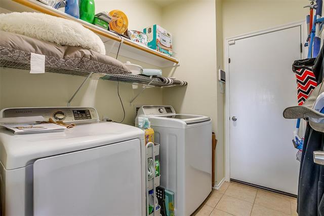 Building Photo - 909 Hunter Ln