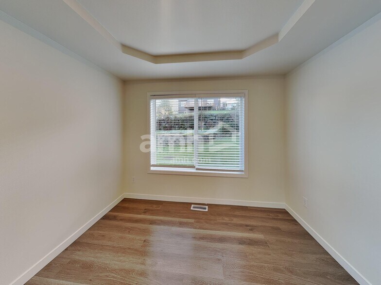 Building Photo - 11620 34th St NE