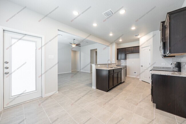 Building Photo - 711 Friars Lndg Dr