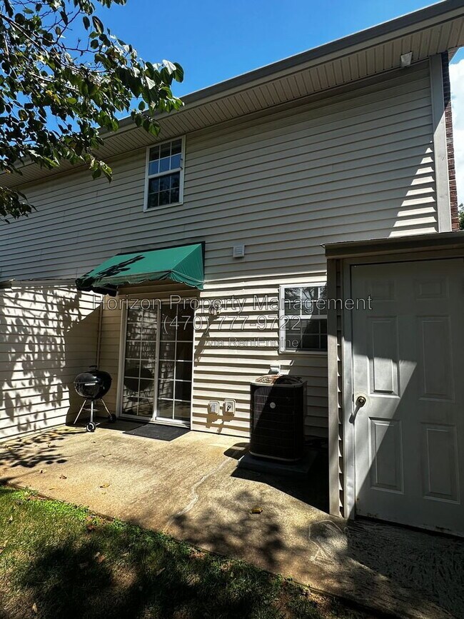 Building Photo - 2834 Florence Dr