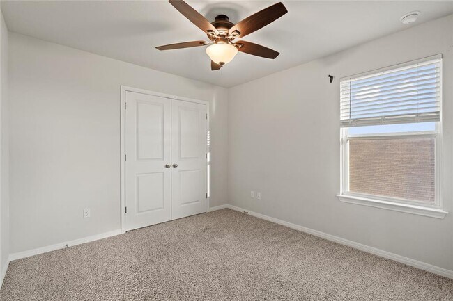 Building Photo - 204 Jordan Vly Dr