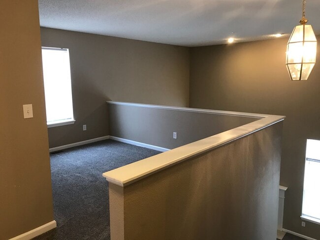 Building Photo - Noblesville 3  - R home