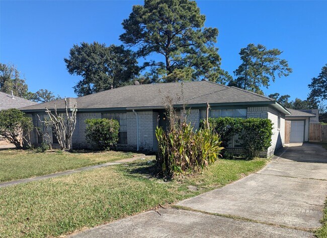 Building Photo - 17602 Crestline Rd