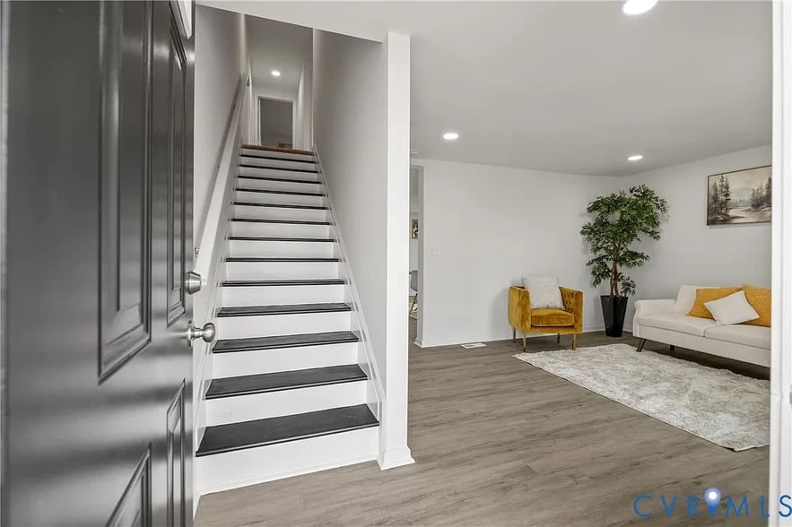 Building Photo - 423 Harding St